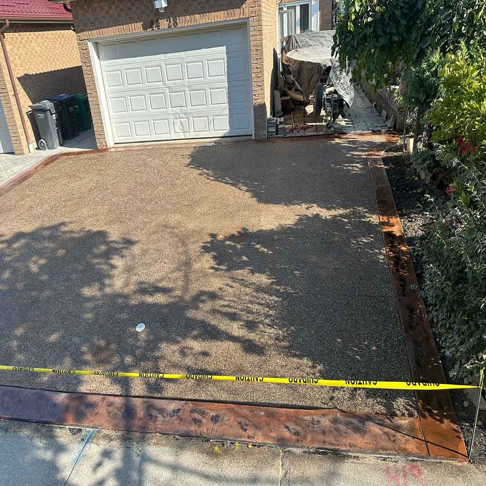 High-gloss exposed aggregate concrete finish in GTA.