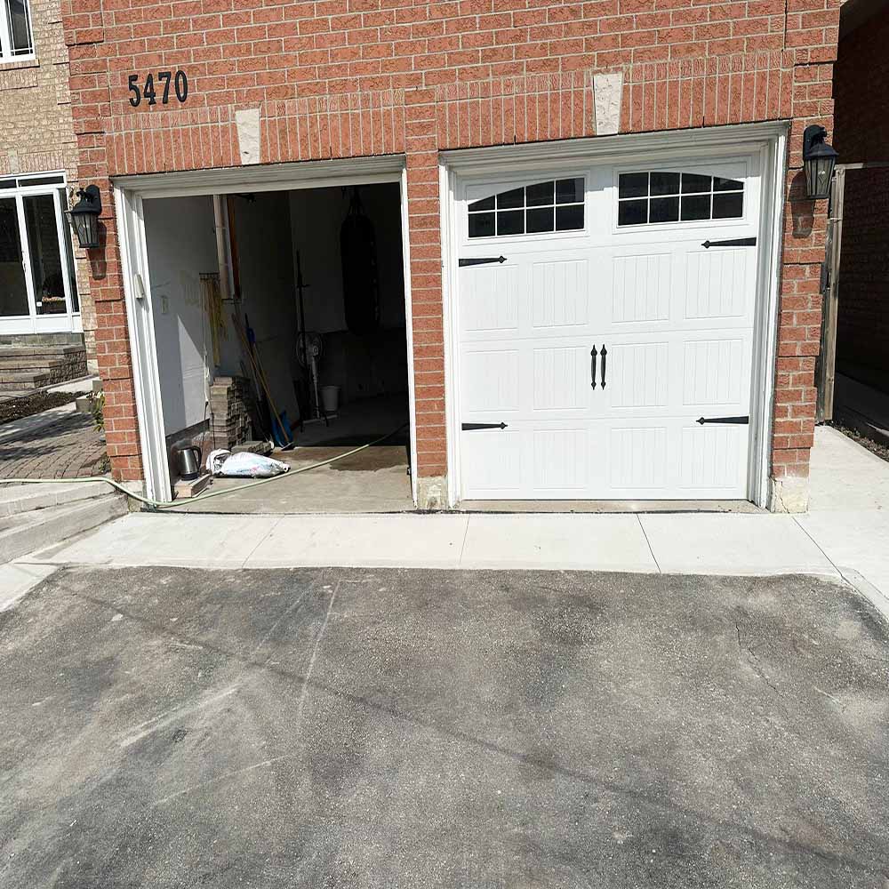 High-quality plain concrete surface with no color or border, showing a clean and smooth finish for renovation projects.