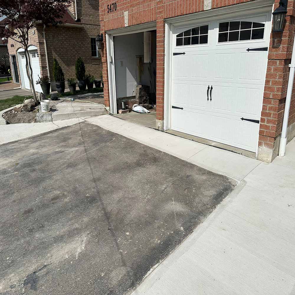 High-quality plain concrete surface with no color or border, showing a clean and smooth finish for renovation projects.